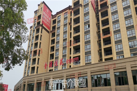 锦绣山庄3室2厅1卫112平精装带车库